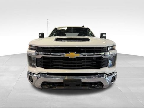 Used 2025 Chevrolet Silverado 2500 LT w/ Convenience Package AWD/4WD image 2