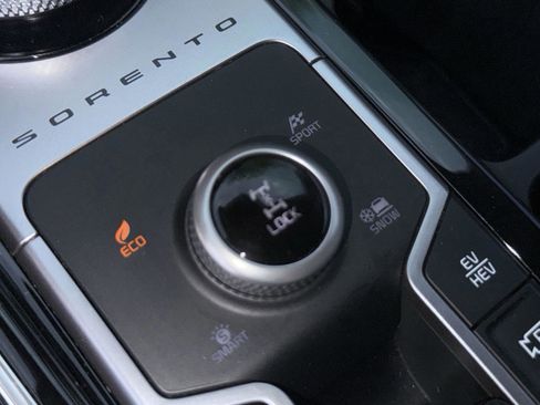 Certified 2022 Kia Sorento SX Prestige w/ Panoramic Sunroof Package image 22