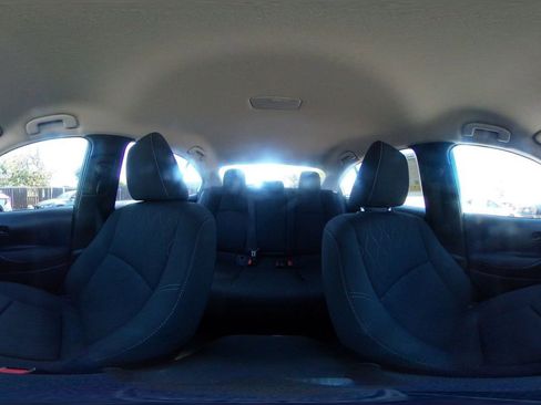 Used 2025 Toyota Corolla LE image 40