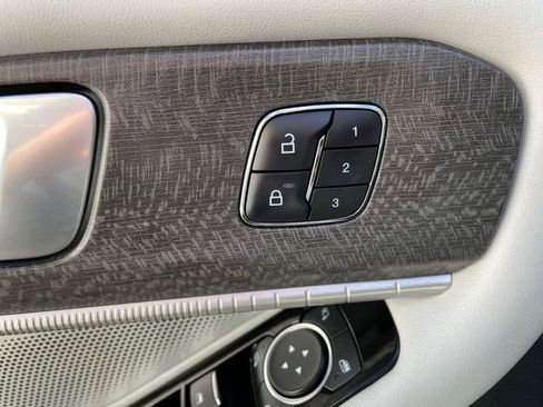 Certified 2025 Ford Explorer Platinum w/ Ultimate Package image 28