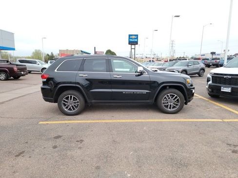 Used 2022 Jeep Grand Cherokee Limited image 4