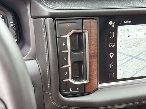 Used 2024 GMC Yukon XL Denali Ultimate AWD/4WD image 13