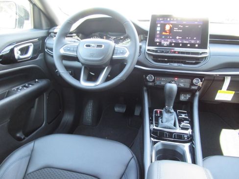New 2026 Jeep Compass Latitude AWD/4WD image 13