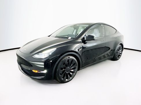 Used 2023 Tesla Model Y Long Range AWD/4WD image 3