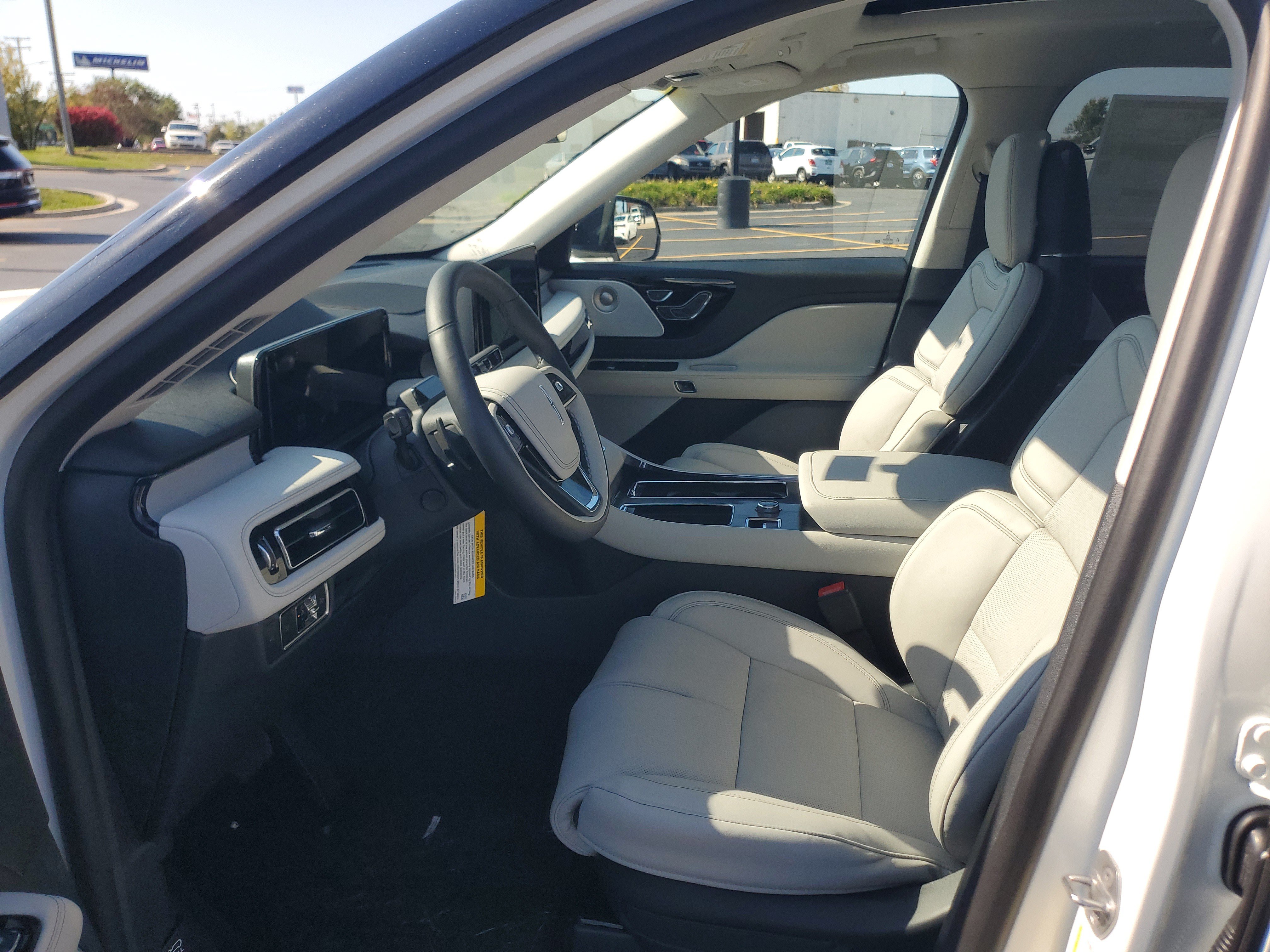 New 2027 Lincoln Aviator Reserve AWD/4WD image 11