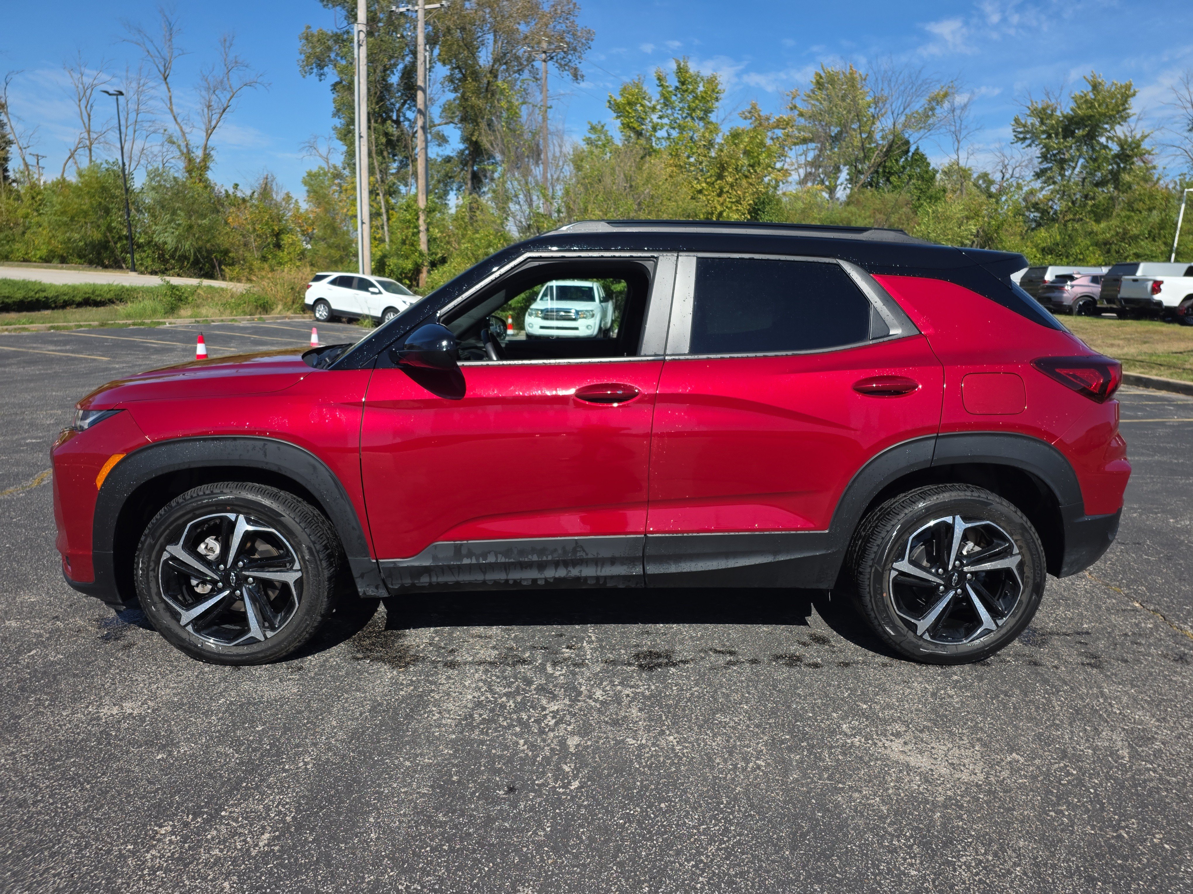 Used 2021 Chevrolet TrailBlazer RS w/ Technology Package FWD image 7