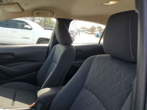 Used 2025 Toyota Corolla LE image 18