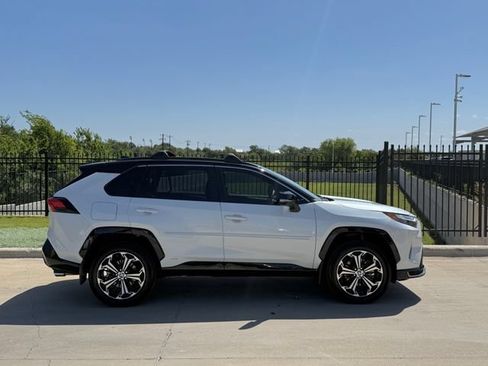 Used 2025 Toyota RAV4 XSE AWD/4WD image 4