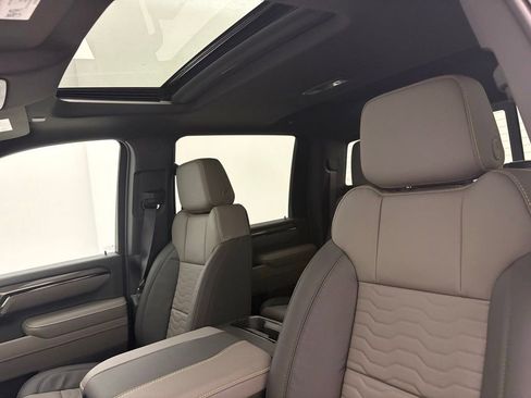 New 2026 Chevrolet Silverado 2500 ZR2 AWD/4WD image 19