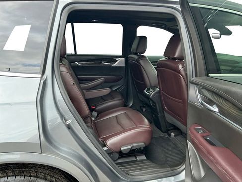 Used 2022 Cadillac XT6 Premium Luxury w/ Technology Package FWD image 23