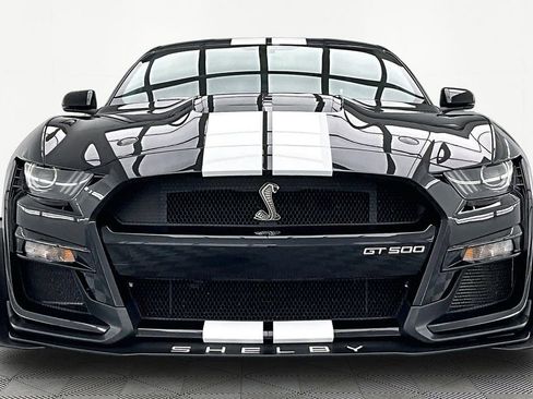 Used 2022 Ford Mustang Shelby GT500 w/ Carbon Fiber Track Pack RWD image 3