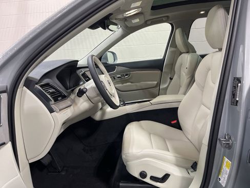 New 2025 Volvo XC90 T8 Plus w/ Protection Package Premier image 6