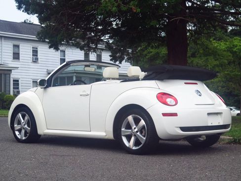 Used 2007 Volkswagen Beetle Triple White Edition FWD image 3