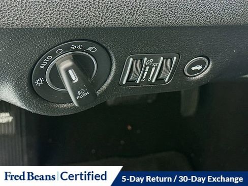 Used 2022 Chrysler 300 Touring L w/ Popular Equipment Group image 12