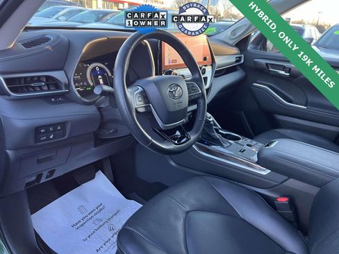 Used 2023 Toyota Highlander Limited image 17