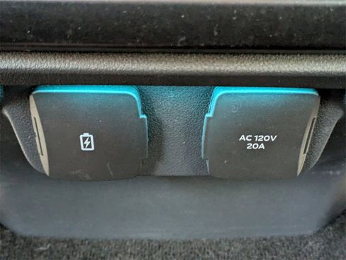 Used 2022 Ford F150 Raptor w/ Equipment Group 801A High image 17