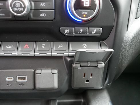 Used 2021 Chevrolet Silverado 2500 LTZ w/ LTZ Premium Package image 32