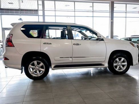 Used 2016 Lexus GX 460 image 4