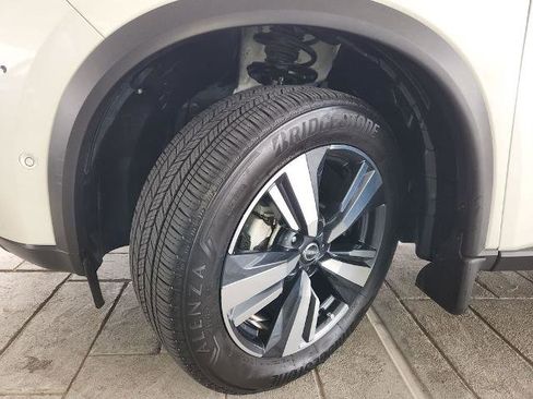 Certified 2023 Nissan Rogue SL w/ SL Premium Package image 7