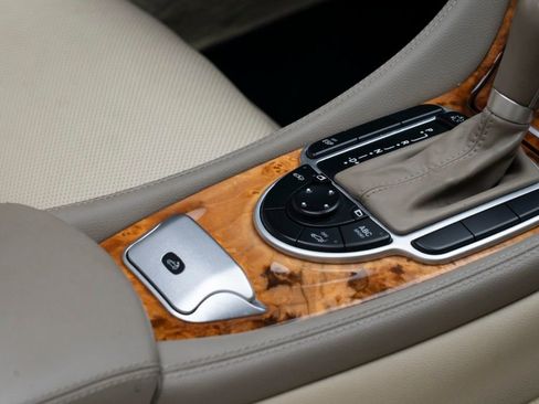 Used 2009 Mercedes-Benz SL 550 image 40