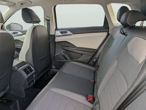 New 2026 Volkswagen Taos SE AWD/4WD image 13