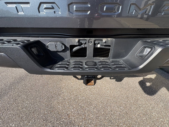 Used 2022 Toyota Tacoma TRD Sport AWD/4WD image 38
