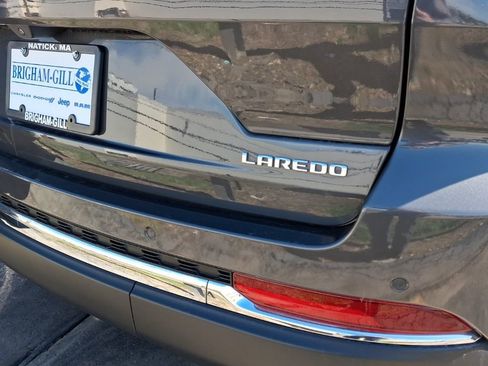 Certified 2023 Jeep Grand Cherokee Laredo X AWD/4WD image 10