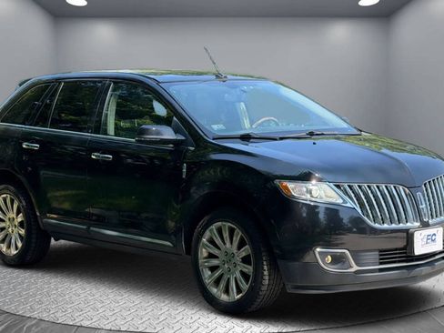 Used 2015 Lincoln MKX AWD w/ Equipment Group 102A image 4