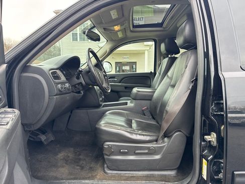 Used 2014 Chevrolet Suburban LT AWD/4WD image 10