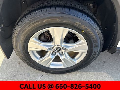 Certified 2021 Toyota RAV4 XLE w/ Convenience Package image 11