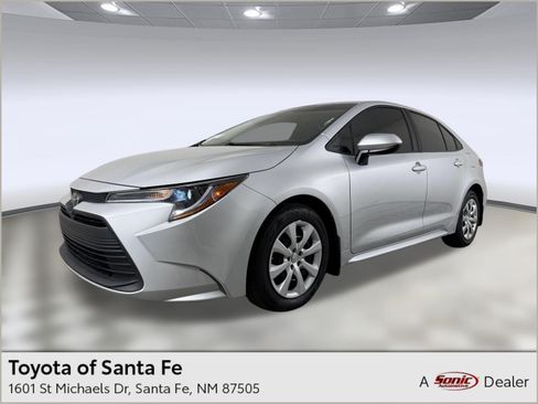 Used 2025 Toyota Corolla LE FWD image 1