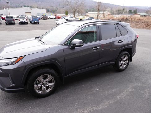 Certified 2023 Toyota RAV4 XLE w/ Convenience Package image 4