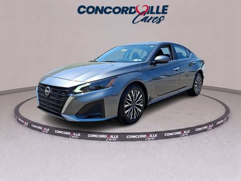 Certified 2023 Nissan Altima 2.5 SV w/ SV Premium Package FWD image 4