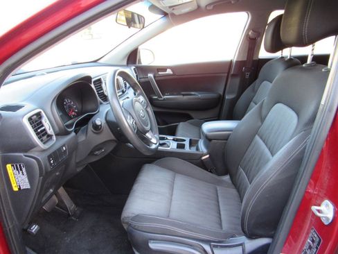 Used 2017 Kia Sportage LX image 4