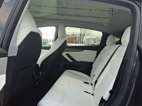 Used 2026 Tesla Model Y Premium image 10