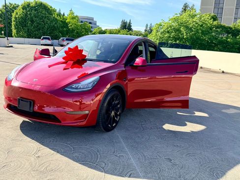 Used 2021 Tesla Model Y Long Range AWD/4WD image 35