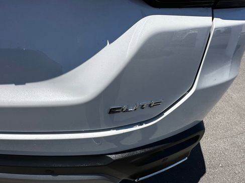 Used 2023 Honda Pilot Elite image 9