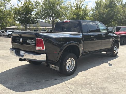 Used 2018 RAM 3500 Laramie w/ Convenience Group AWD/4WD image 7