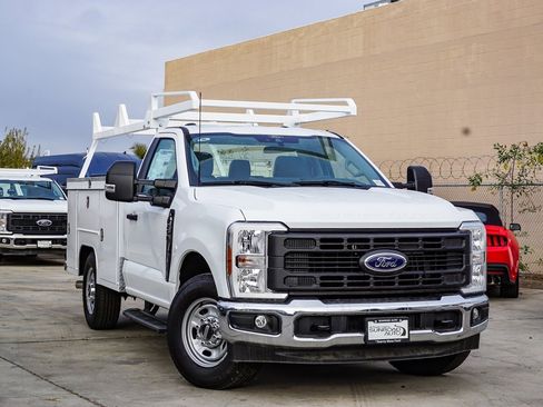New 2024 Ford F250 XL w/ XL Chrome Package image 1