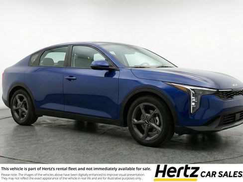 Used 2025 Kia K4 LXS image 1