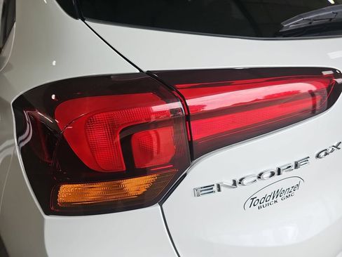 Used 2022 Buick Encore GX Preferred w/ Sport Touring Package FWD image 40