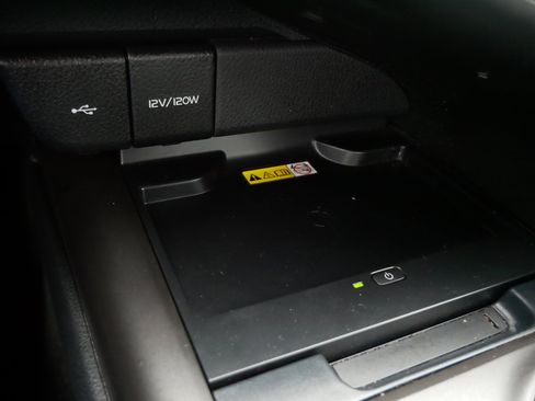 Used 2023 Toyota Camry SE w/ Cold Weather Package image 28