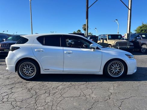 Used 2016 Lexus CT 200h FWD image 4