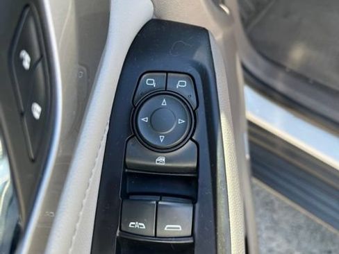 Used 2018 Chevrolet Traverse LT w/ LPO, 'HIT The Road' Package AWD/4WD image 5