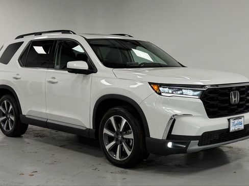 Used 2025 Honda Pilot Elite image 6