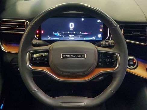 Used 2022 Jeep Grand Wagoneer Series III image 34