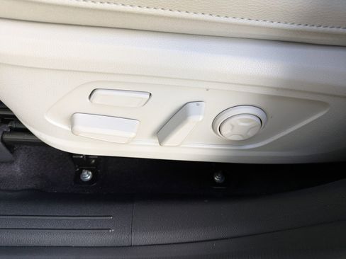 Used 2025 Kia Sorento SX Prestige image 19