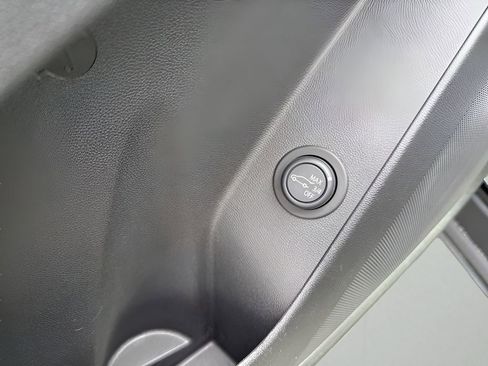 Used 2023 Chevrolet Equinox RS image 26