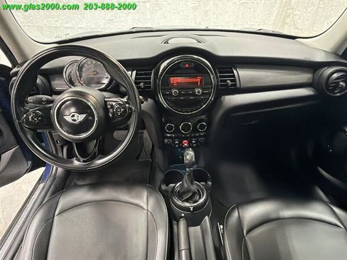 Used 2016 MINI Cooper 4-Door Hardtop image 6