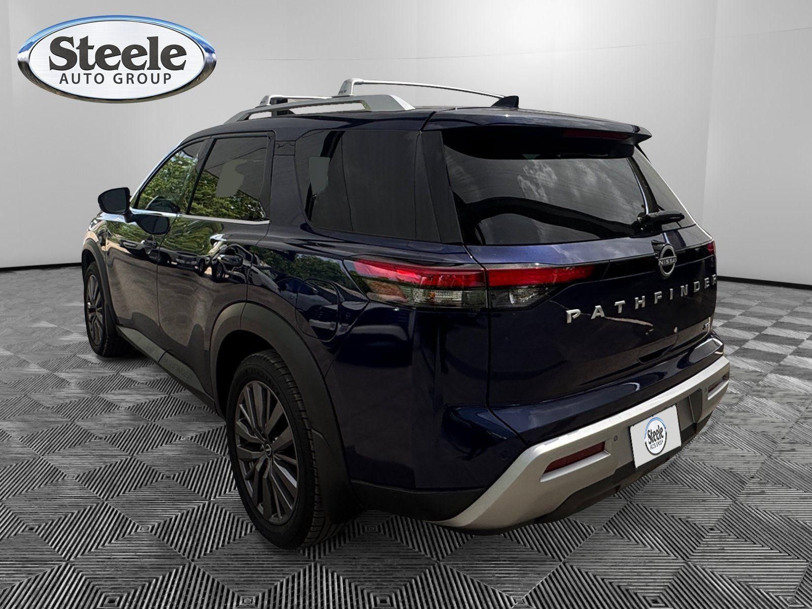 Used 2022 Nissan Pathfinder SL w/ SL Premium Package FWD image 3